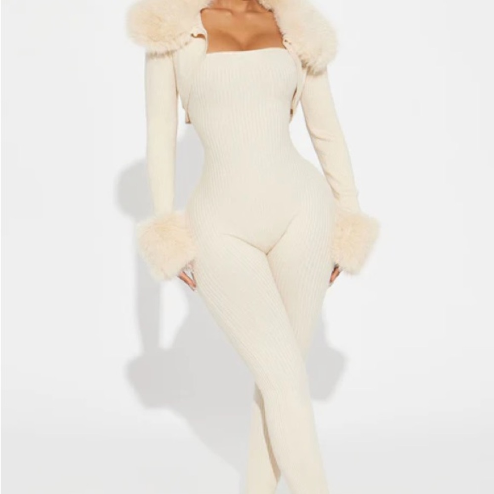 2 piece Cream Ribbed Jumpsuit with Faux Fur collar bolero